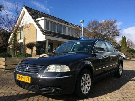 Volkswagen Passat - Sedan 1.9 TDI 130pk Sportline 2004 - 1