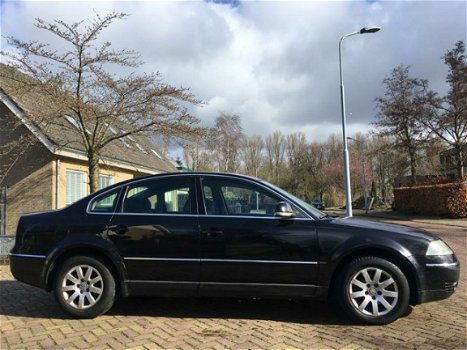 Volkswagen Passat - Sedan 1.9 TDI 130pk Sportline 2004 - 1