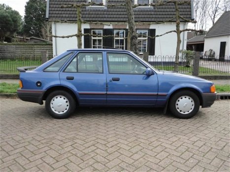 Ford Escort - 1.4 CL APK maart 2021 2e eigenaar - 1