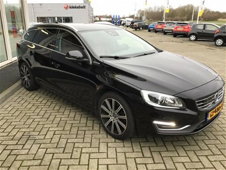 Volvo V60 - 2.4 D6 Twin Engine Summum 7% Bijtelling - 1