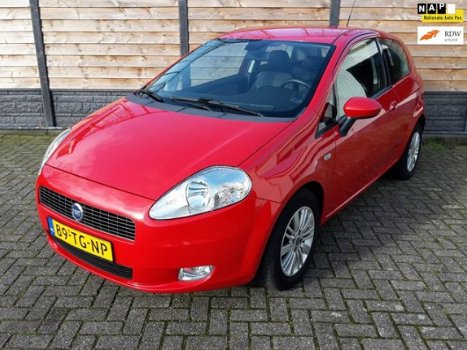 Fiat Grande Punto - 1.4-16V Sport LEER CLIMA 6-BAK - 1