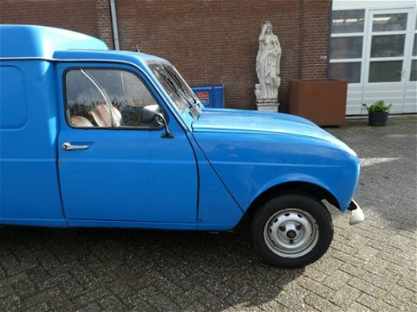 Renault 4 - 4 0.8 F6 - 1