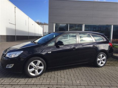 Opel Astra - 1.4 Turbo Edition plus 1.4 Turbo Edition + - 1