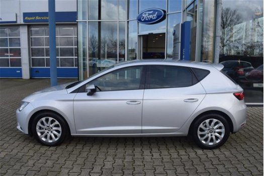 Seat Leon - 1.6 TDI Style Connect Ecomotive NAVI CRUISE ALL SEASON BANDEN NETTE AUTO - 1