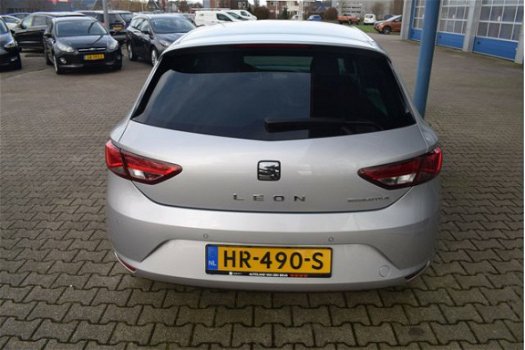 Seat Leon - 1.6 TDI Style Connect Ecomotive NAVI CRUISE ALL SEASON BANDEN NETTE AUTO - 1