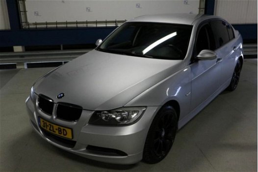 BMW 3-serie - 318i Business Line NAVI / CLIMA / VELG / NED AUTO + NAP - 1