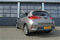 Toyota Auris - 1.8 Hybrid 136pk AUTOMAAT Lease Pro, PANO, NAVI - 1 - Thumbnail