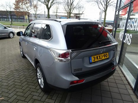 Mitsubishi Outlander - 2.0 Intense+ *CVT AUTOMAAT* 7-PERSOONS *NAVIGATIE*CAMERA ACHTER*DEALER ONDERH - 1