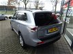 Mitsubishi Outlander - 2.0 Intense+ *CVT AUTOMAAT* 7-PERSOONS *NAVIGATIE*CAMERA ACHTER*DEALER ONDERH - 1 - Thumbnail