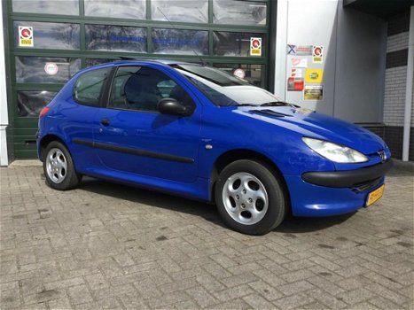 Peugeot 206 - 1.1 XR - 1