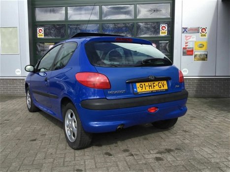 Peugeot 206 - 1.1 XR - 1