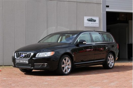 Volvo V70 - 3.0 T6 AWD Summum AUTOMAAT - 1