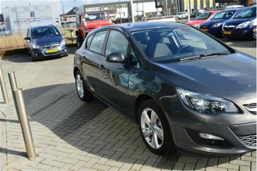 Opel Astra - 1.4 Design Edition - 1