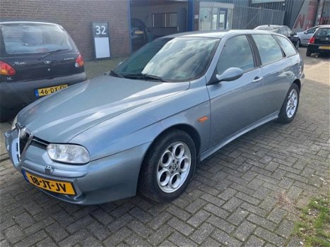 Alfa Romeo 156 Sportwagon - 2.0 JTS Distinctive Selespeed Semi-Automaat Airco - 1