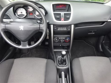 Peugeot 207 CC - 1.6 VTi 1.6 VTi.bj.2011, grijs, cabrio, airco, NAP uitdraai met 123476 km.APK 06/20 - 1