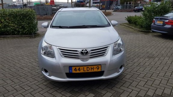 Toyota Avensis Wagon - 1.6 VVT-i Comfort - 1