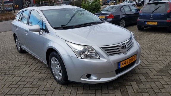 Toyota Avensis Wagon - 1.6 VVT-i Comfort - 1