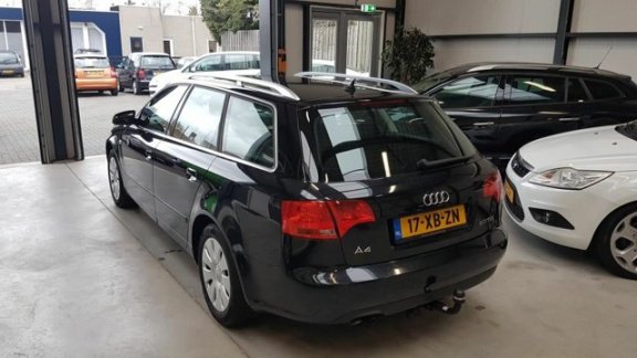 Audi A4 Avant - 2.0 TDI Advance - Clima, Cruise, Navi, PDC - 1