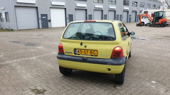 Renault Twingo - 1.2 Authentique(Vol leer) Zeer nette en perfect rijdende Twingo, Nwe Apk(26-10-2020 - 1