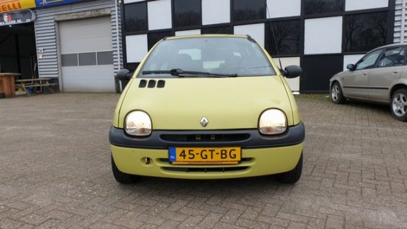 Renault Twingo - 1.2 Authentique(Vol leer) Zeer nette en perfect rijdende Twingo, Nwe Apk(26-10-2020 - 1