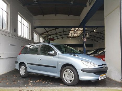 Peugeot 206 SW - 1.4 X-line Mooiste van Nederland weinig echte km - 1