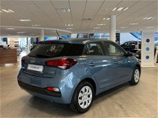 Hyundai i20 - 1.0 T-GDI i-Motion ( TECH Pakket ) Apple car play , Camera RIJKLAAR incl. LENTE BONUS