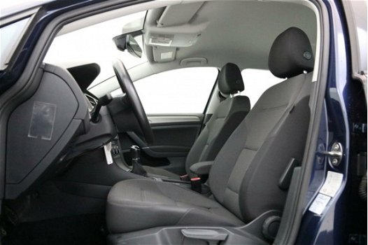 Volkswagen Golf - 1.6 TDI 110pk 5drs Comfortline Executive | Navigatie | Trekhaak - 1