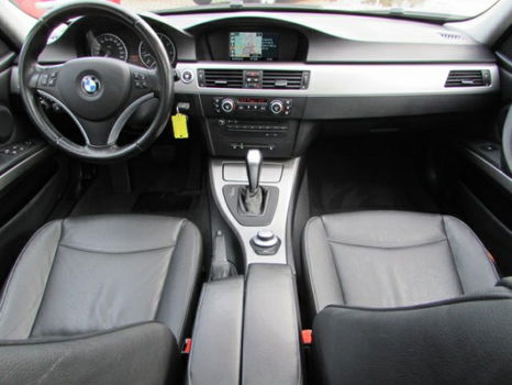 BMW 3-serie Touring - 320i Business Line PANORAMADAK|NAVIGATIE|AUTOMAAT|NTROL|ECC/AIRCO|PDC VOOR+ACH - 1