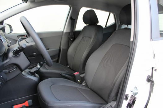 Hyundai i10 - 1.0i Comfort Navigatie | Navigatie | Parkeersensoren | Bluetooth | USB | Airco | - 1