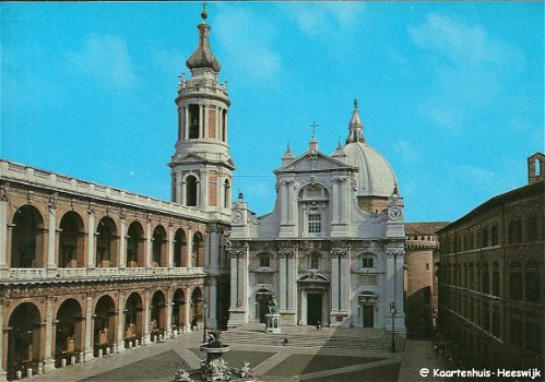 Italie Loreto Piazza del Santuario - 1