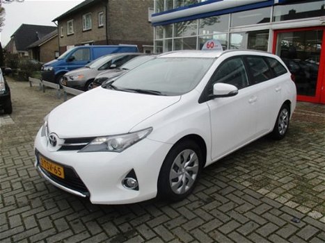 Toyota Auris Touring Sports - 2.0D Aspiration 1e eigenaar dealer NL auto navigatie bluetooth - 1