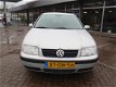 Volkswagen Bora - 1.6i Trendline - 1 - Thumbnail