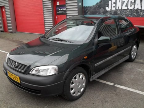 Opel Astra - 1.6 Club, AUTOMAAT, parkeersensoren, APK2020 - 1