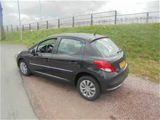 Peugeot 207 - 1.4 VTi Urban Move 207 1.4 benzine 5 deurs airco 78000 km