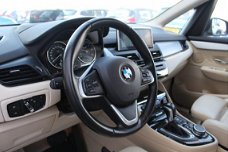 BMW 2-serie Active Tourer - 218d Essential HUD / Leder / Stoelverwarming / Cruise / Navi