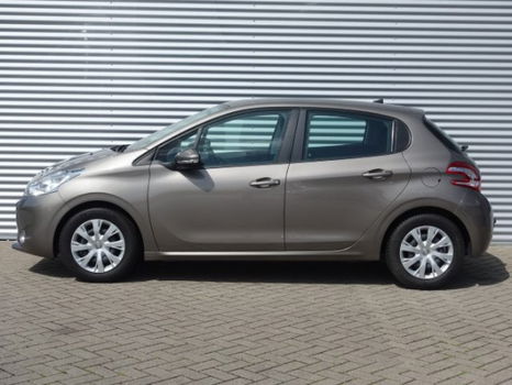 Peugeot 208 - ACTIVE 1.2 PURETECH - NAV - CLIMA - TREKHAAK - 1