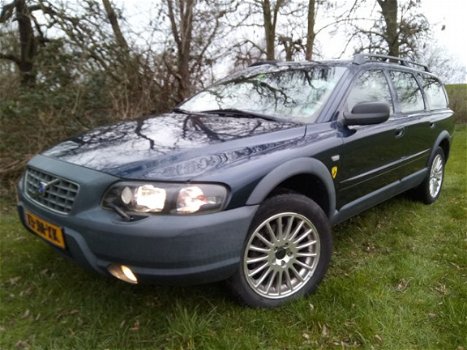 Volvo V70 Cross Country - 2.4 T Geartronic Prestige Nette Volvo XC70 automaat met LPG Youngtimer His - 1
