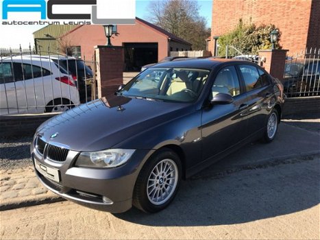 BMW 3-serie - 320i Executive Sedan - 1