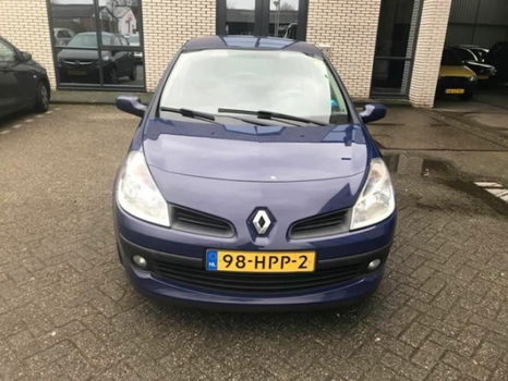 Renault Clio - 1.2 TCE Dynamique 1jaar apk/AIRCO/ NAP/ elek ramen/ kleine deukje scherm - 1