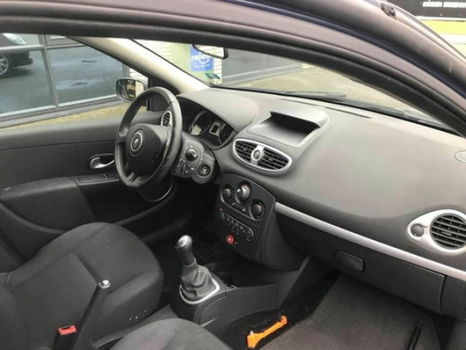 Renault Clio - 1.2 TCE Dynamique 1jaar apk/AIRCO/ NAP/ elek ramen/ kleine deukje scherm - 1