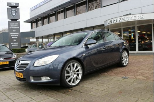 Opel Insignia - 2.0 T Edition 4x4 Stoelverwarming Navigatie PDC 220 pk - 1