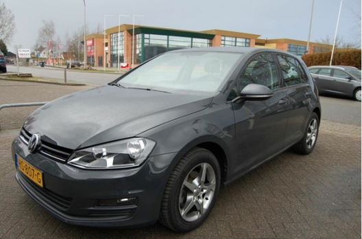 Volkswagen Golf - 1.2 TSI Trendline 63KW 5Drs. BLUEMOTION - 1