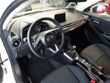 Mazda 2 - 2 1.5 Skyactiv-G Sport select Navi / Camera / demokorting € 1.000