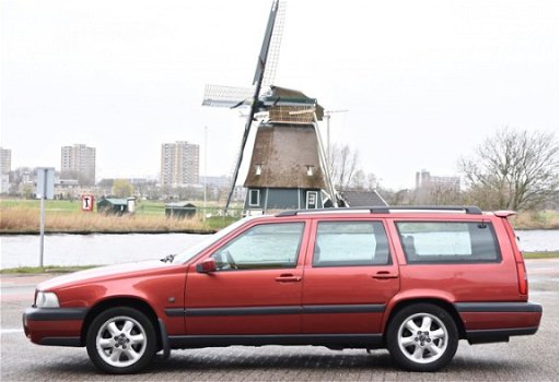 Volvo V70 - XC 2.5 T AWD Nordic - 1