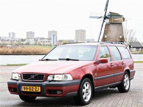 Volvo V70 - XC 2.5 T AWD Nordic - 1