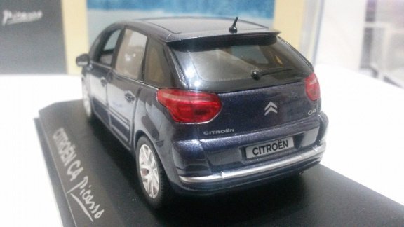 1:43 Norev Citroën C4 Picasso 2011 - 4