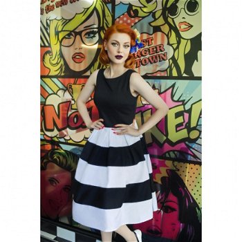 Dolly and Dotty, Anna Striped Dress in Black/ White. Swing jurk met zwart lijfje. - 2