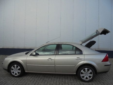 Ford Mondeo - 2.0 16V 145 PK AUTOMAAT - 1