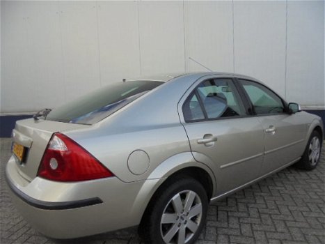 Ford Mondeo - 2.0 16V 145 PK AUTOMAAT - 1