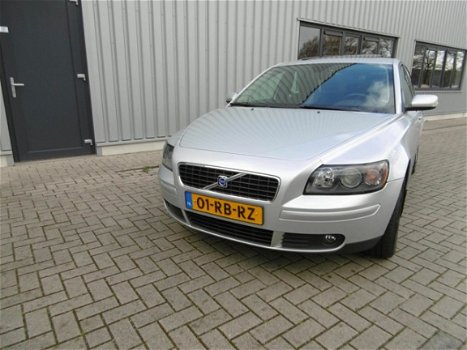 Volvo S40 - 2.4 Momentum Airco Clima Cruise Control Schuifdak - 1